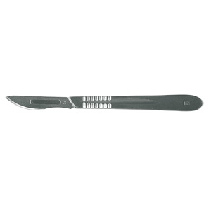 Scalpel with metal handle and blades 3 pcs each.
